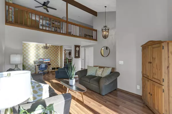 422 S Raddant RD, Batavia, IL 60510