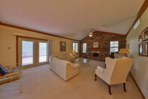 8670 Promontory RD, Indianapolis, IN 46236