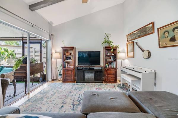 2757 SAND HOLLOW CT, Clearwater, FL 33761