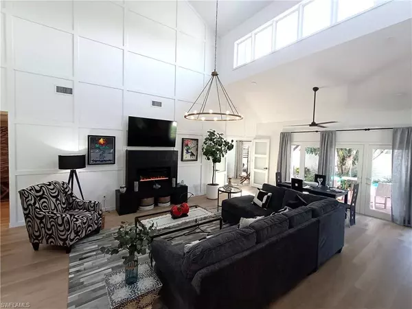 651 Bridgeway LN #1, Naples, FL 34108