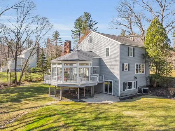 18 Greybirch Rd, Andover, MA 01810