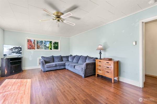 3011 Edens AVE, Bellingham, WA 98225