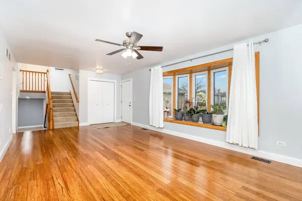 7733 Woodstock Drive, Tinley Park, IL 60477