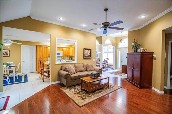 3 Overton Ln, Bella Vista, AR 72714