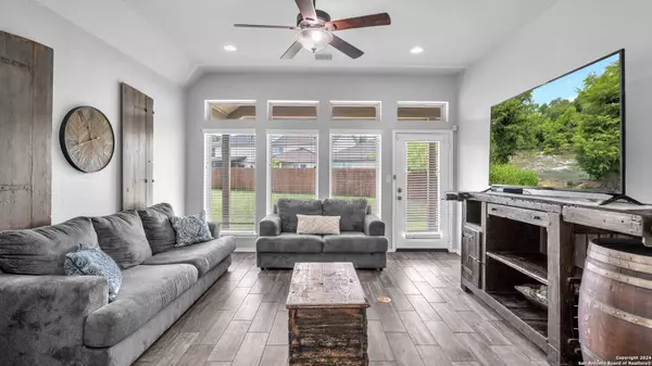 8438 Lajitas Bnd, San Antonio, TX 78254-6352