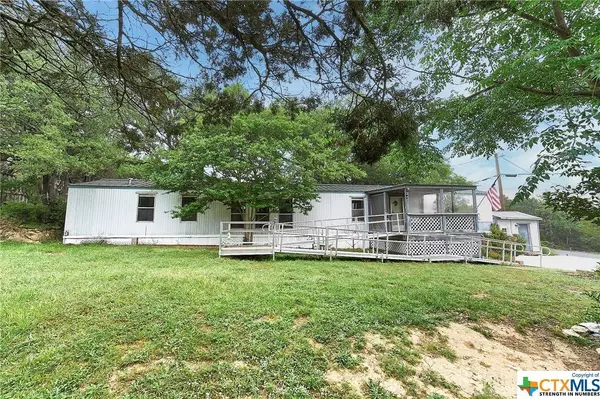 147 Glenn DR, Canyon Lake, TX 78133