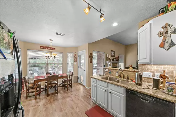 15906 Brittain Court, Lindale, TX 75771