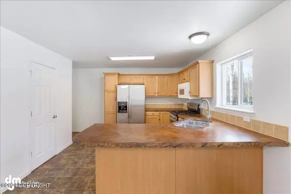 3750 S Olson CIR, Wasilla, AK 99654