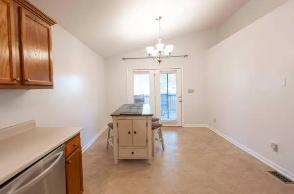 137 Olivia DR, Nicholasville, KY 40356