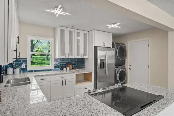 17218 Monte Verde DR, Belton, MO 64012