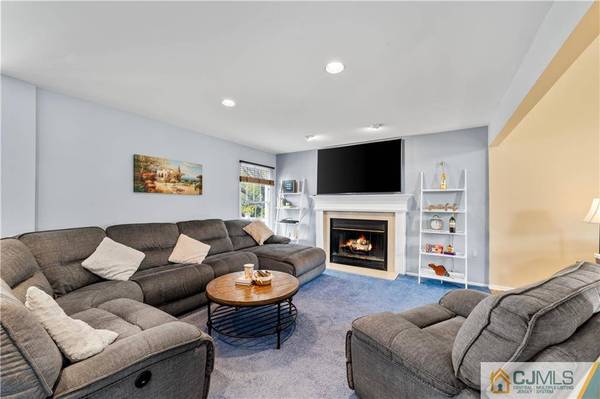 27 Talmadge DR, Monroe, NJ 08831