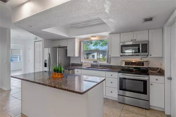 2430 BENJAMIN DR, Kissimmee, FL 34744