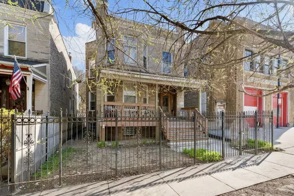 1719 W Greenleaf Avenue, Chicago, IL 60626