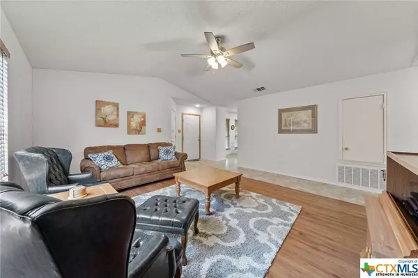 1001 Fannin ST, Lockhart, TX 78644