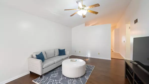 137 Olivia DR, Nicholasville, KY 40356