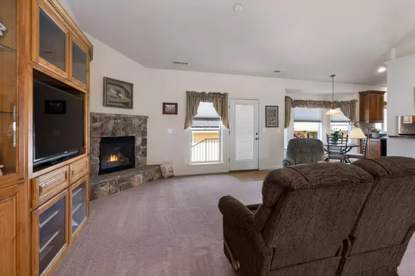 2407 Senate Way, Medford, OR 97504