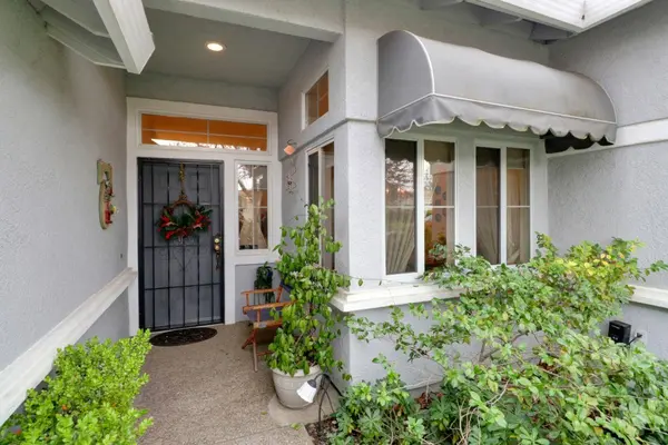 4573 Coach Lamp LN, Roseville, CA 95747