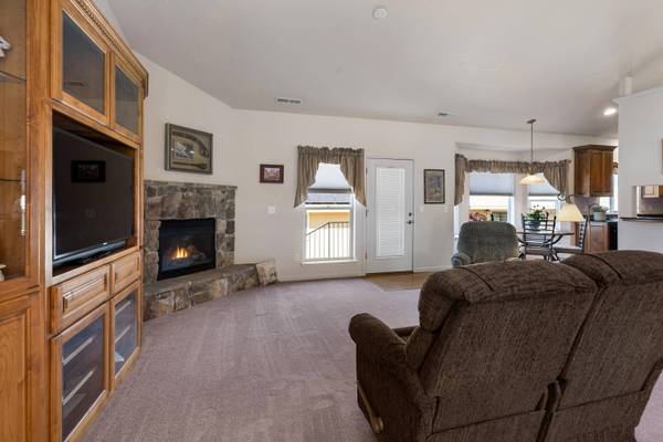 2407 Senate Way, Medford, OR 97504