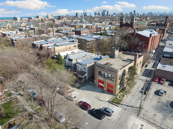 1719 W Greenleaf Avenue, Chicago, IL 60626