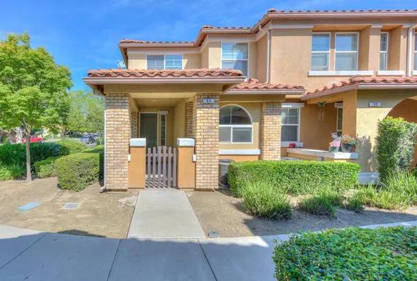 1146 W Walter Avenue Unit 53, Fowler, CA 93625