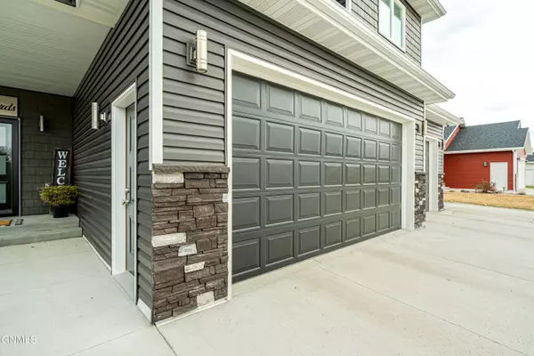 3927 Meridian DR, Bismarck, ND 58504