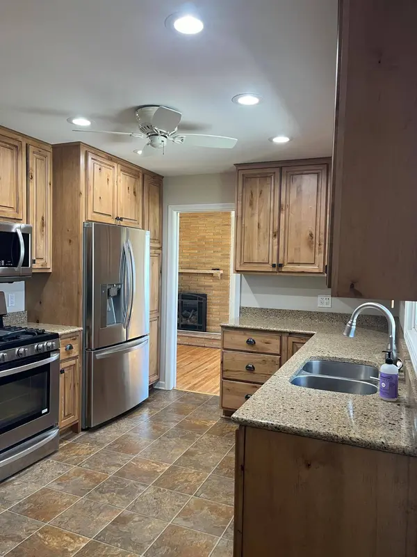 2465 E Meadow DR, North Saint Paul, MN 55109