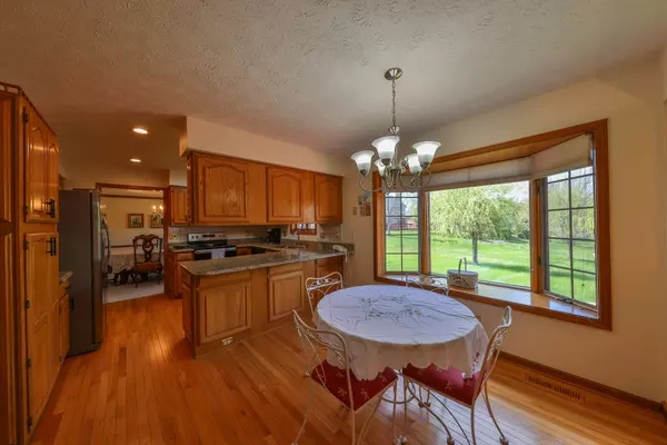 8670 Promontory RD, Indianapolis, IN 46236