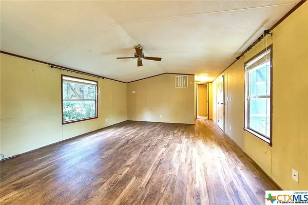 147 Glenn DR, Canyon Lake, TX 78133