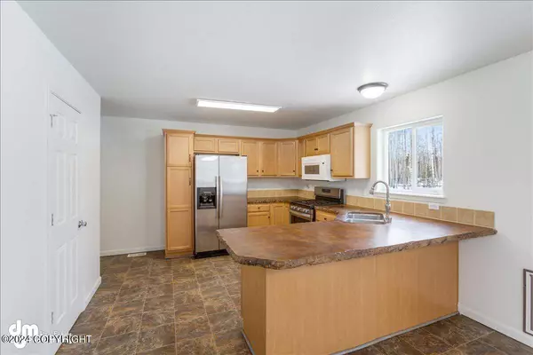 3750 S Olson CIR, Wasilla, AK 99654