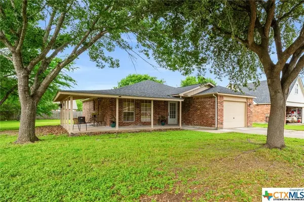 1001 Fannin ST, Lockhart, TX 78644