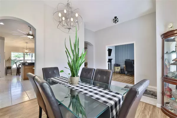 707 CLOVERLEAF BLVD, Deltona, FL 32725