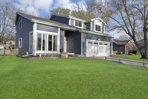 422 S Raddant RD, Batavia, IL 60510