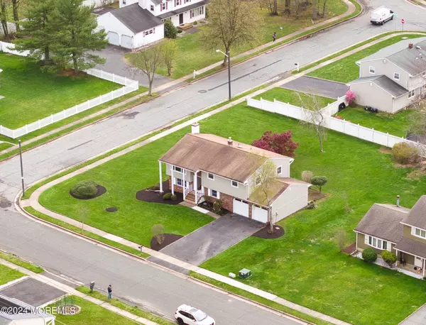 99 Anita Drive, Piscataway, NJ 08855