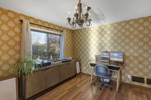 422 S Raddant RD, Batavia, IL 60510