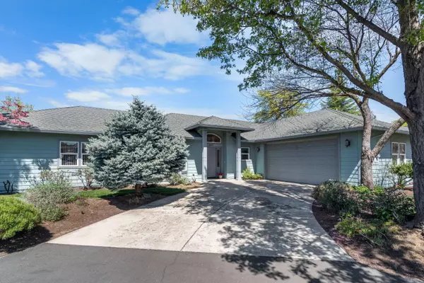 2407 Senate Way, Medford, OR 97504