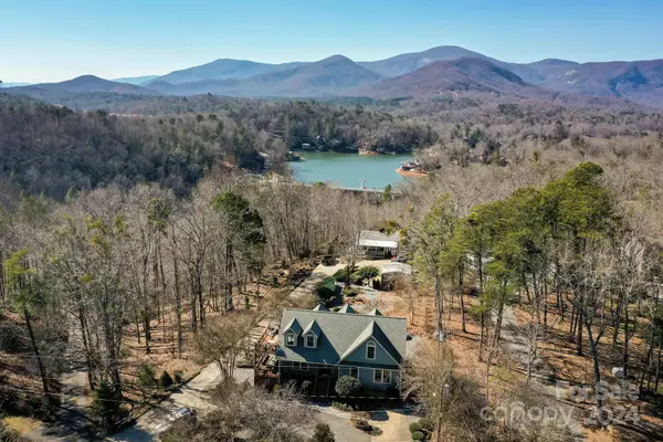 158 Pearson CIR, Lake Lure, NC 28746