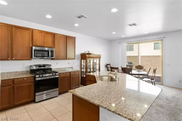 9162 Oxford Blue Avenue, Las Vegas, NV 89148