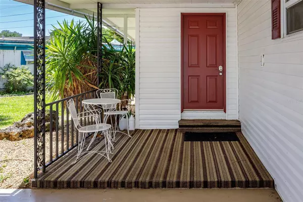 11505 JOHNSON CIR, Tavares, FL 32778