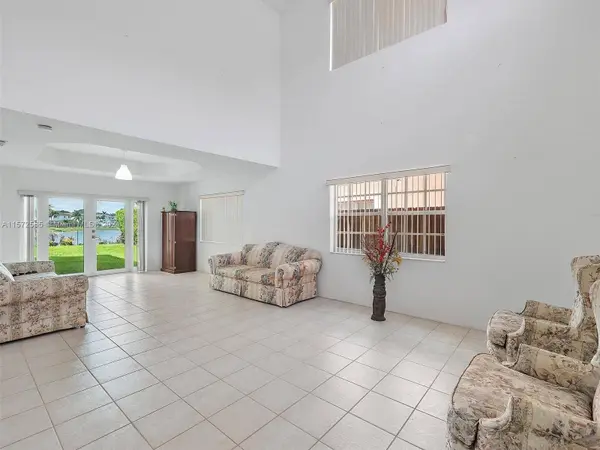 10172 SW 164th Pl, Miami, FL 33196