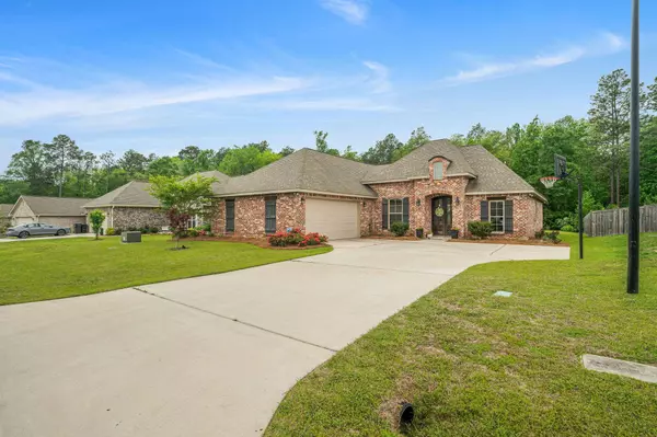 66 W Cadbury Ln, Hattiesburg, MS 39402