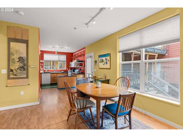 9601 NW LEAHY RD #201, Portland, OR 97229