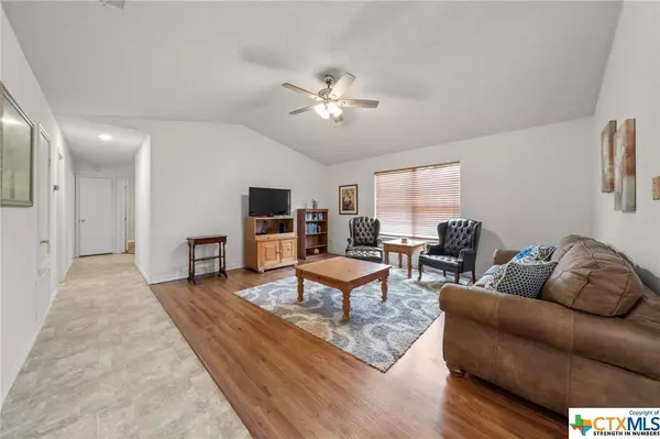 1001 Fannin ST, Lockhart, TX 78644