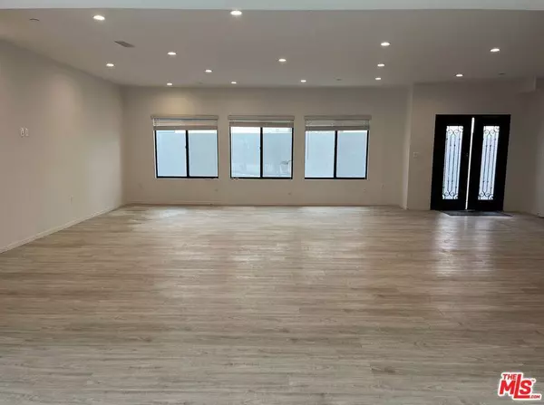 913 Hilldale AVE #2, West Hollywood, CA 90069