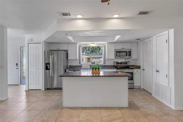 2430 BENJAMIN DR, Kissimmee, FL 34744