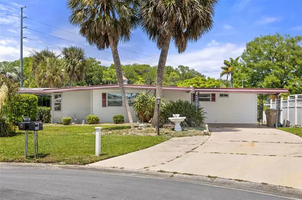 11505 JOHNSON CIR, Tavares, FL 32778