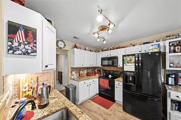 15906 Brittain Court, Lindale, TX 75771