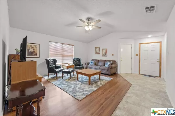 1001 Fannin ST, Lockhart, TX 78644