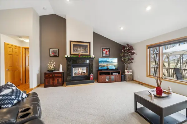 2412 Meadow DR, Buffalo, MN 55313