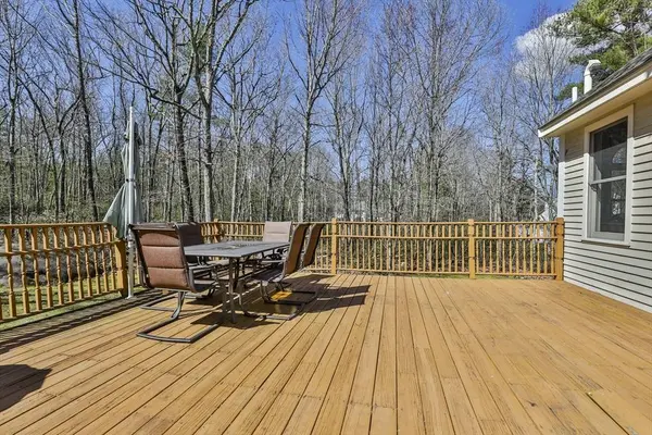 21 Hillside Dr, Townsend, MA 01469