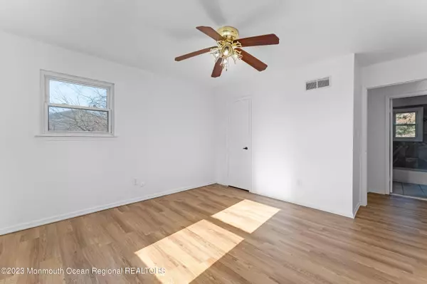 29 Willow Brook Road, Freehold, NJ 07728